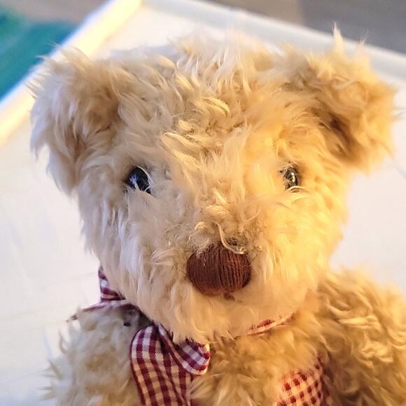 Russ Hucklebeary True Heart Bear Retired 7" Tall Sitting Tan with Maroon Heart - Picture 5 of 7